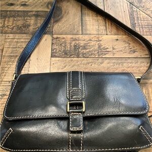 Fossil Super Cute Purse  Perfect for date night or a night out with the girls.